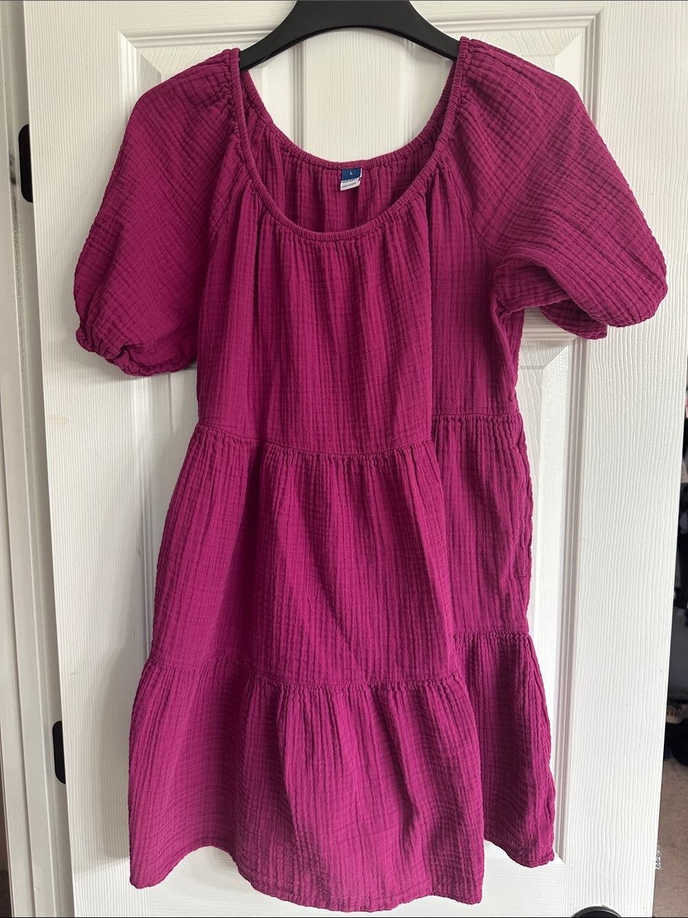 Women’s Magenta Puff-Sleeve Tiered Dress